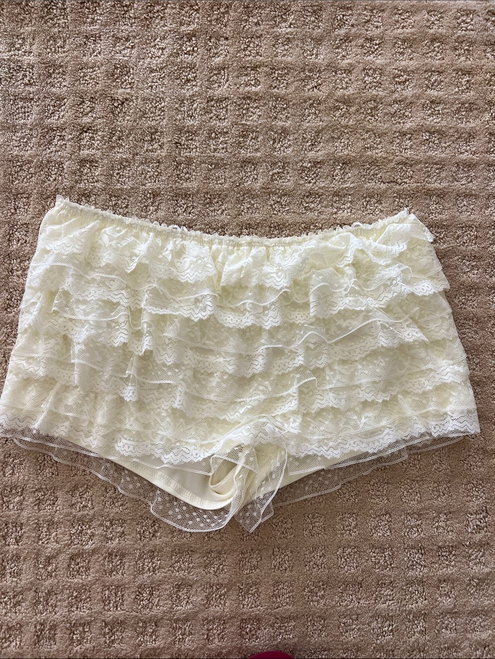 Women's Lace Ruffle Shorts - Cream